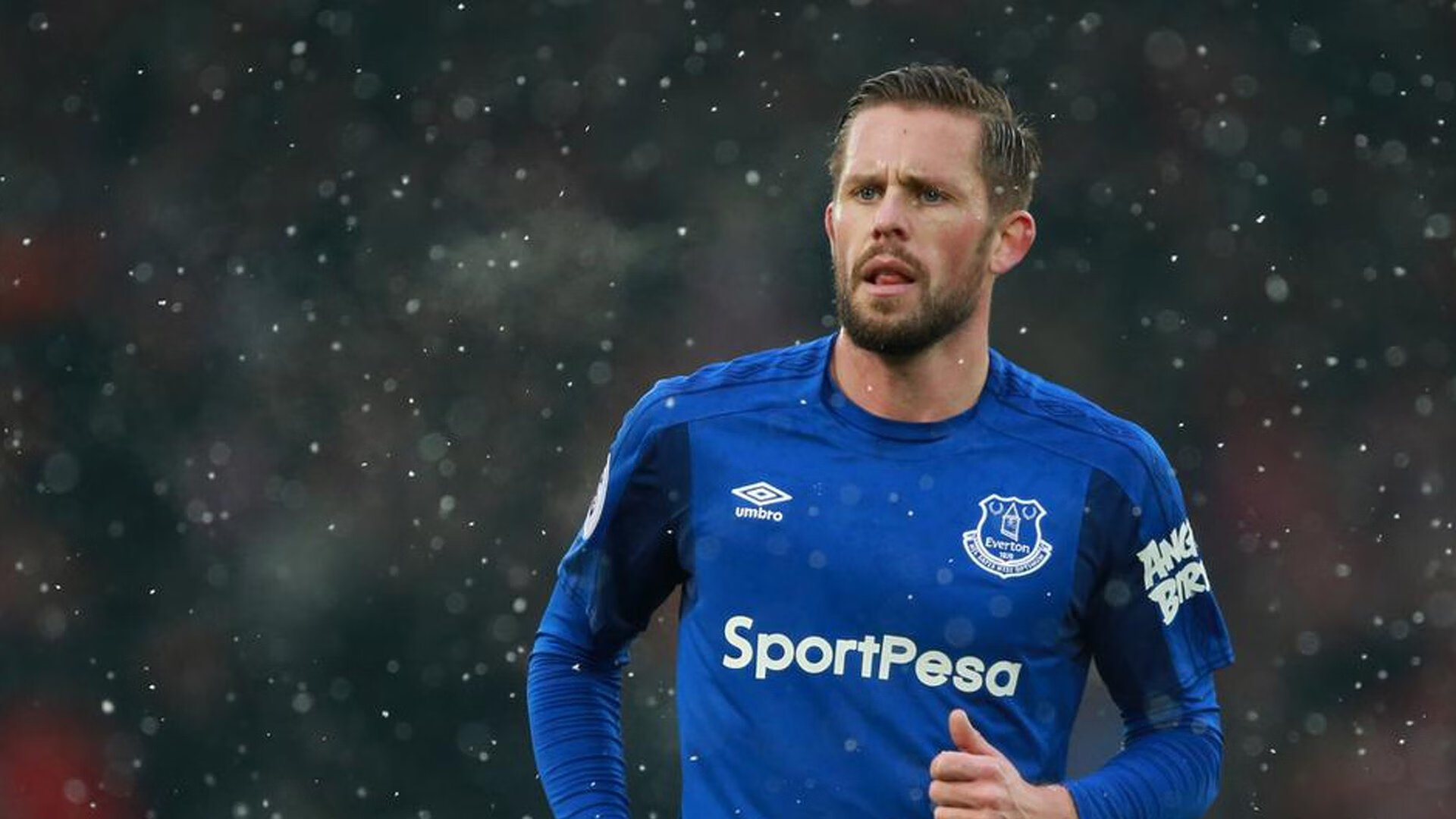 “球场火爆:现场最震撼的精彩瞬间”,球场上的精彩表演