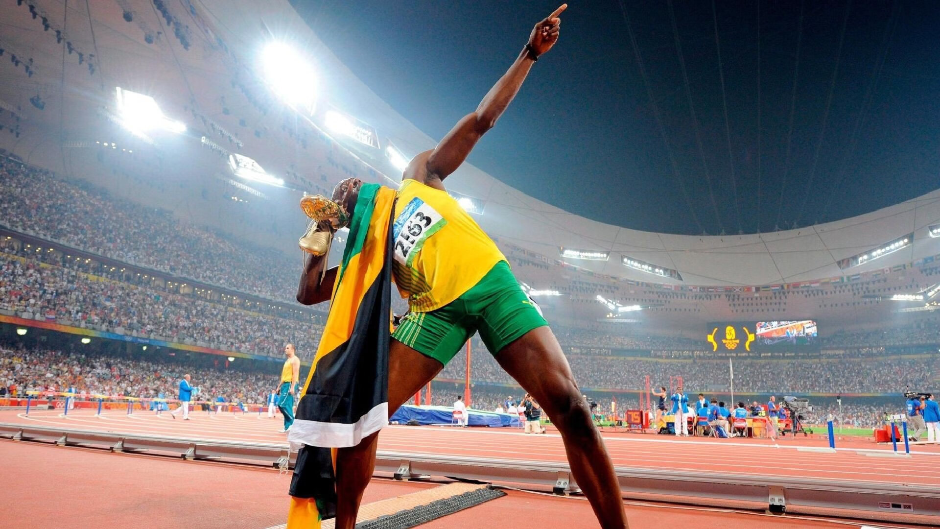 【虚拟现实看比赛】未来观众可能在家享受“身临其境”体验，虚拟现实视频介绍